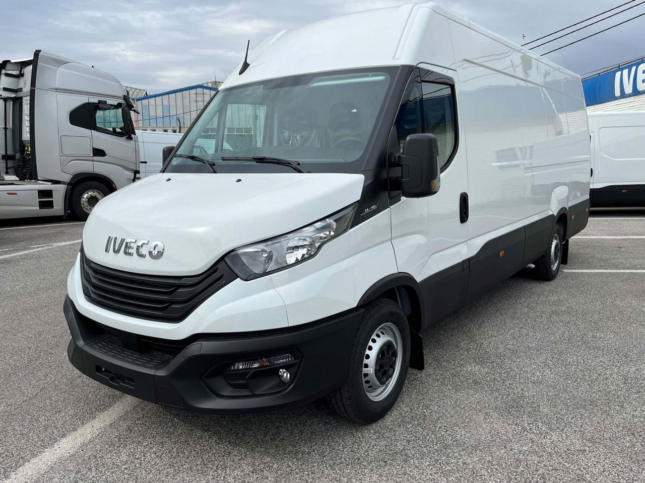 Iveco DAILY VAN, 2,3D 156k, 35S16 V - Panel van: picture 2 Iveco DAILY VAN, 2,3D 156k, 35S16 V - Panel van: picture 2