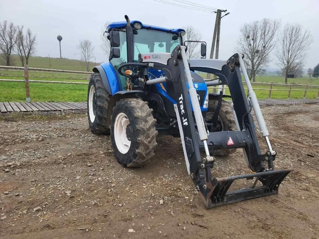 New Holand TD, 5.95, + Trac Lift TL 240 SL - Farm tractor: picture 3 New Holand TD, 5.95, + Trac Lift TL 240 SL - Farm tractor: picture 3