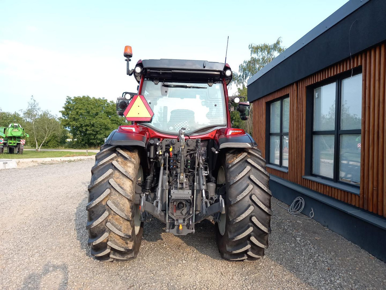 Valtra G, Agco power MBTN - D5, 115 A - Farm tractor: picture 4 Valtra G, Agco power MBTN - D5, 115 A - Farm tractor: picture 4