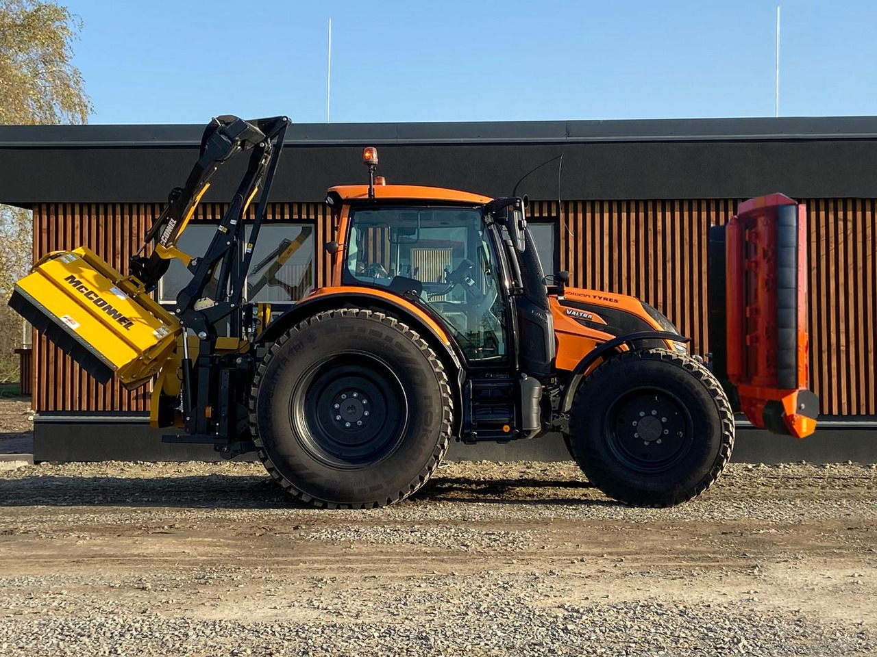 Valtra N, 49 AWI, 134 - Farm tractor: picture 2 Valtra N, 49 AWI, 134 - Farm tractor: picture 2