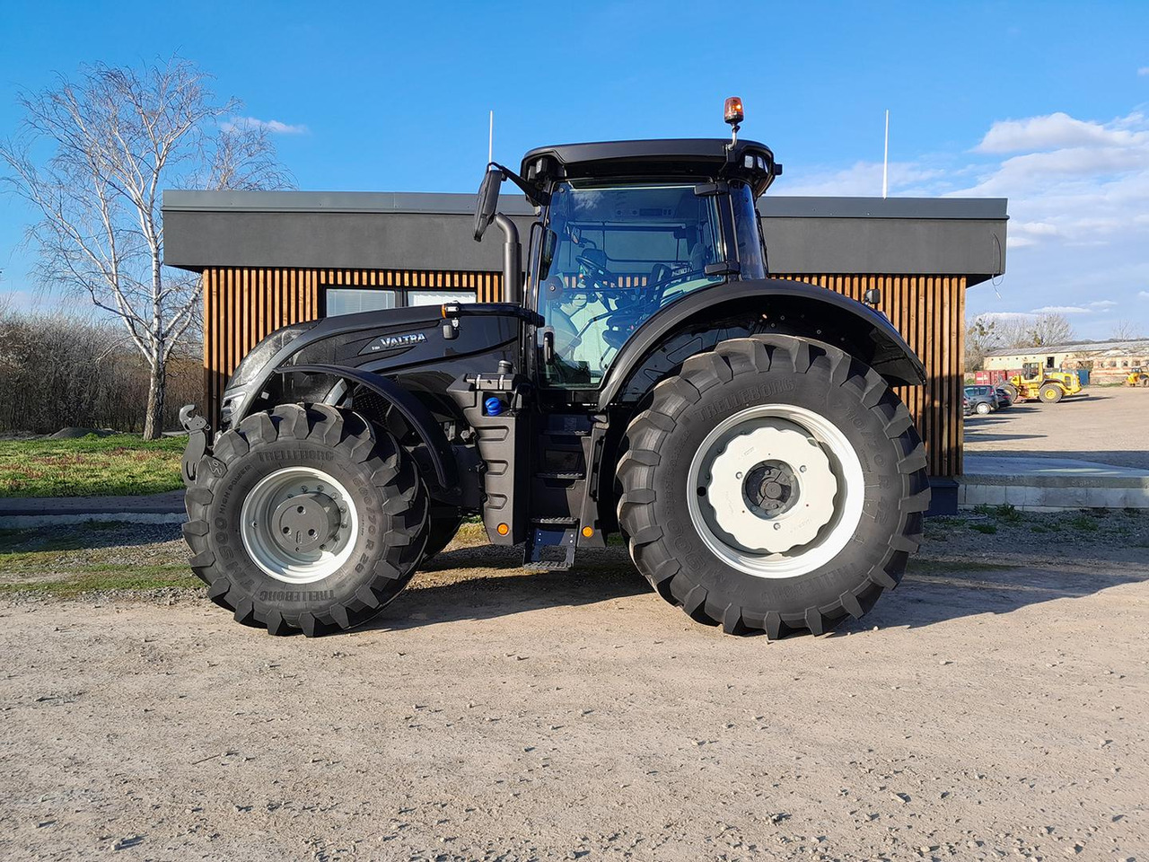Valtra S, 394, MR 19 - Farm tractor: picture 3 Valtra S, 394, MR 19 - Farm tractor: picture 3