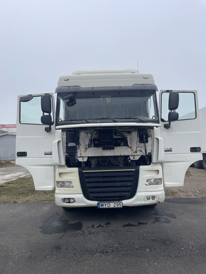 DAF XF105.460 Euro 5 manual gearbox - Tractor unit: picture 3 DAF XF105.460 Euro 5 manual gearbox - Tractor unit: picture 3