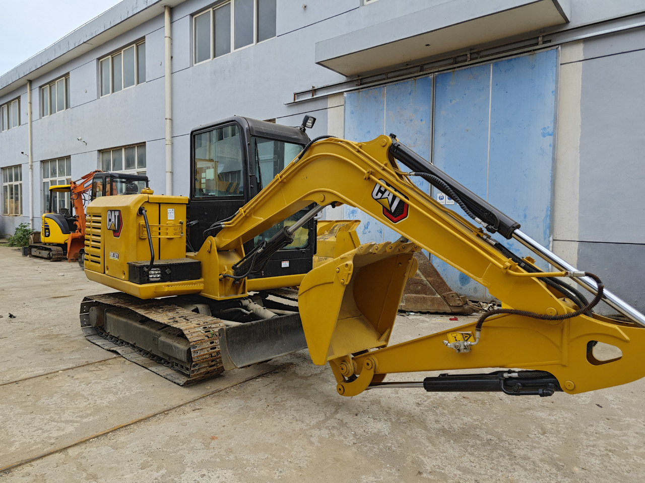 CATERPILLAR 305.5E - Mini excavator: picture 2 CATERPILLAR 305.5E - Mini excavator: picture 2