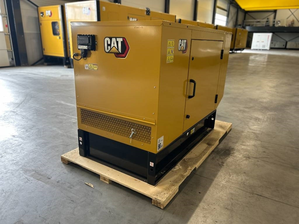 CAT DE13.5E3 - 13.5 kVA Generator - DPX-18001 - Generator set: picture 4 CAT DE13.5E3 - 13.5 kVA Generator - DPX-18001 - Generator set: picture 4