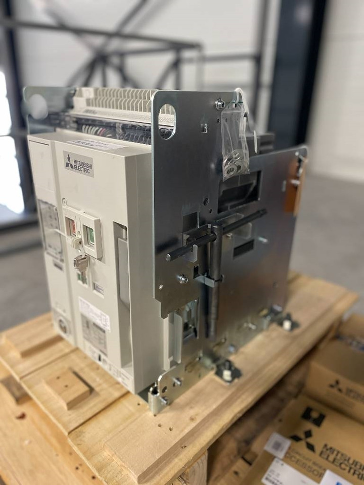 Mitsubishi Circuit breaker 1000A - AE1000-SW 3P - DPX-12648 - Construction machinery: picture 5 Mitsubishi Circuit breaker 1000A - AE1000-SW 3P - DPX-12648 - Construction machinery: picture 5