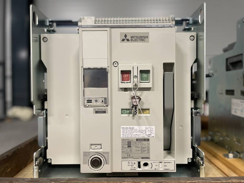 Mitsubishi Circuit breaker 2500A - AE2500-SW 3P - DPX-12648 - Construction machinery: picture 1 Mitsubishi Circuit breaker 2500A - AE2500-SW 3P - DPX-12648 - Construction machinery: picture 1