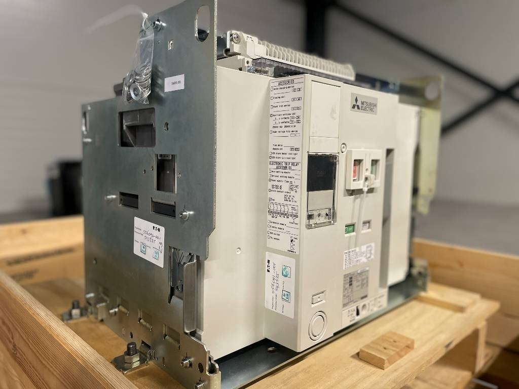 Mitsubishi Circuit breaker 4000A - AE4000-SWA 4P - DPX-12648 - Construction machinery: picture 2 Mitsubishi Circuit breaker 4000A - AE4000-SWA 4P - DPX-12648 - Construction machinery: picture 2
