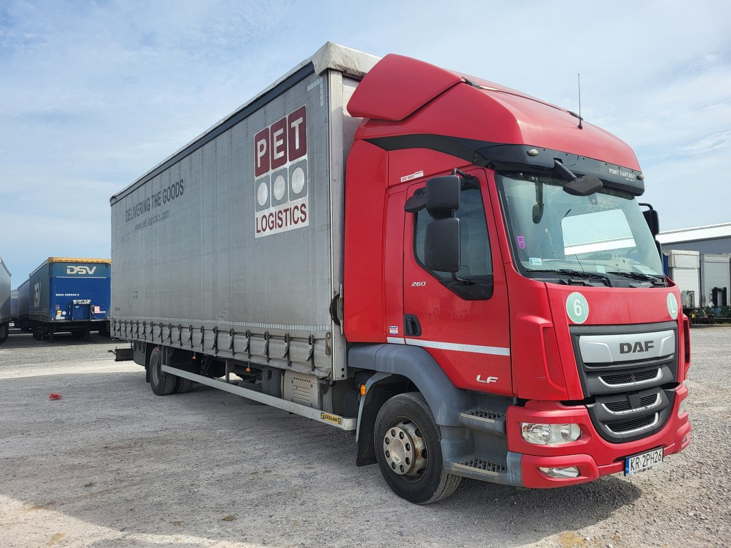 DAF LF SOLÓWKA - Curtainsider truck: picture 1 DAF LF SOLÓWKA - Curtainsider truck: picture 1