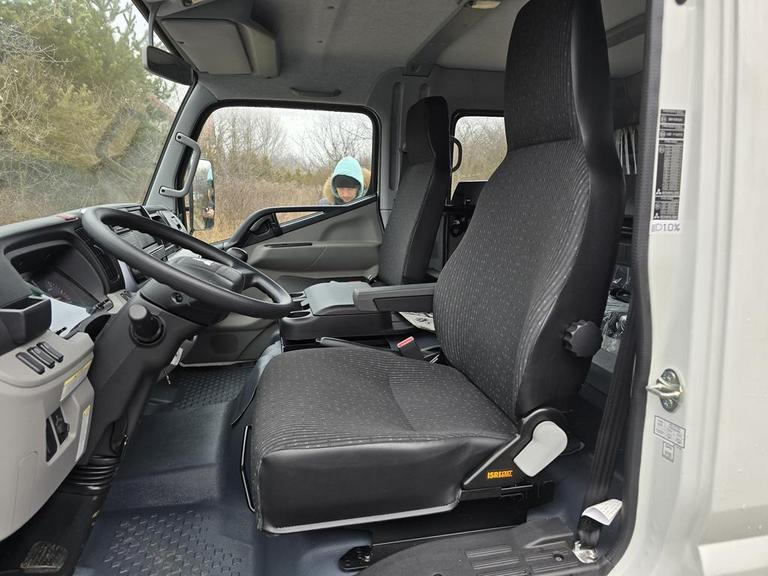 MITSUBISHI CANTER DOKA - Combi van: picture 5 MITSUBISHI CANTER DOKA - Combi van: picture 5