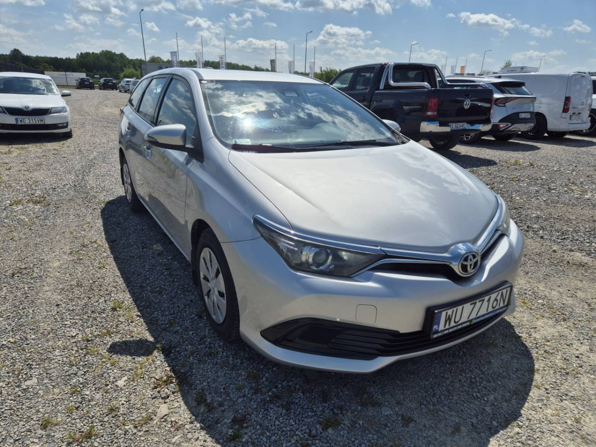 TOYOTA AURIS KOMBI - Car: picture 1 TOYOTA AURIS KOMBI - Car: picture 1