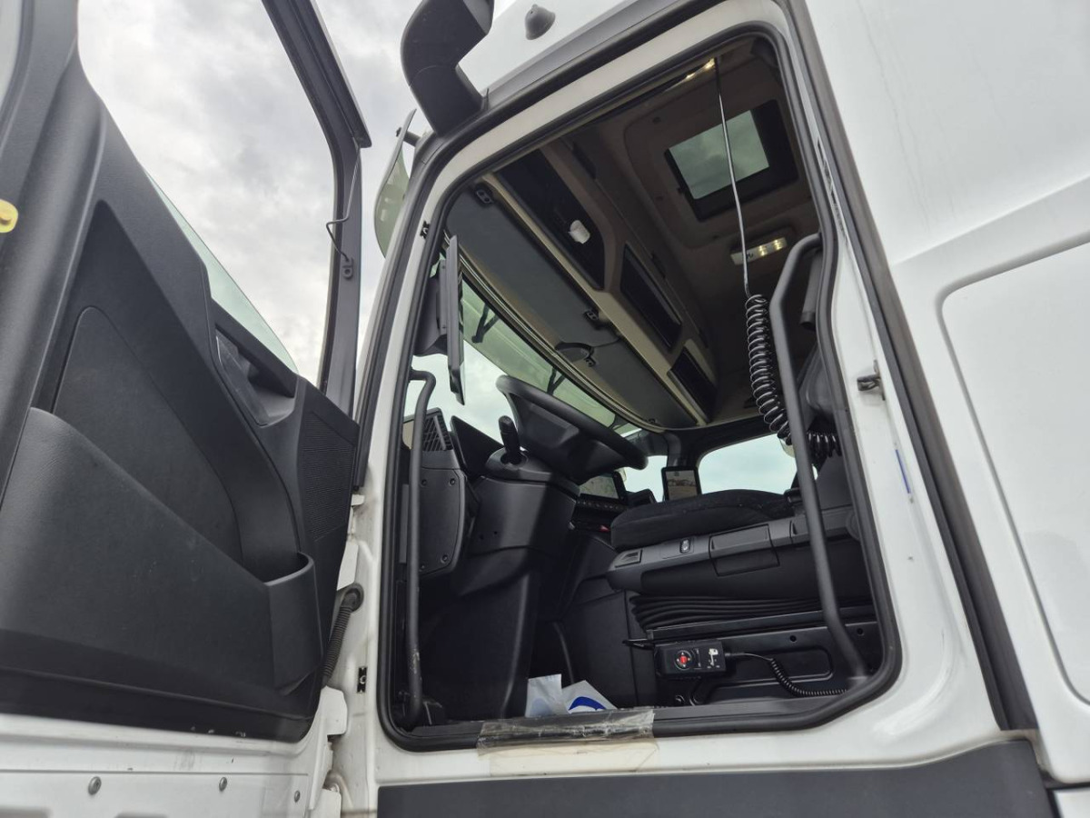 Tractor unit MERCEDES BENZ ACTROS 1845 CIĄGNIK SIODŁOWY: picture 11