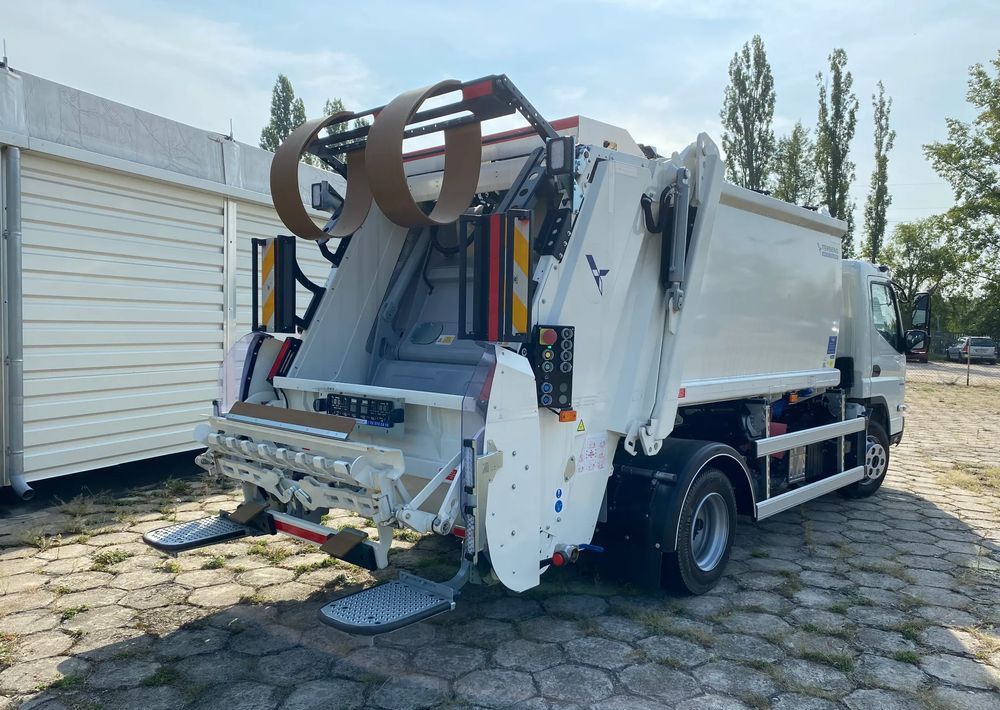 FUSO Canter 9C18 Śmieciarka - Garbage truck: picture 4 FUSO Canter 9C18 Śmieciarka - Garbage truck: picture 4