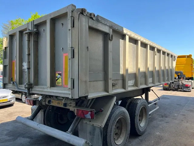 Benalu 2 Axle , 8 Tyres , Alu Tipper , Spring Suspension , Drum Brakes - Tipper semi-trailer: picture 2 Benalu 2 Axle , 8 Tyres , Alu Tipper , Spring Suspension , Drum Brakes - Tipper semi-trailer: picture 2