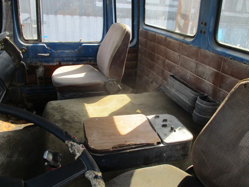 Cab chassis truck MAN 26.280 , 6x4 , ZF Manual , Spring suspension: picture 11 Cab chassis truck MAN 26.280 , 6x4 , ZF Manual , Spring suspension: picture 11