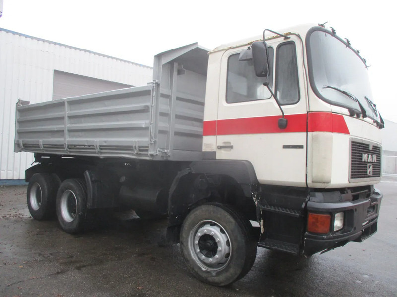 MAN 26 322 ZF Manual , 6x4 , 3 way tipper , Spring suspension - Tipper: picture 4 MAN 26 322 ZF Manual , 6x4 , 3 way tipper , Spring suspension - Tipper: picture 4