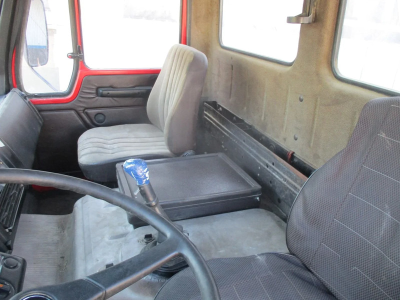 Cab chassis truck Mercedes-Benz 1630 , V8 , Bi-Turbo , Manual , Spring suspension: picture 10
