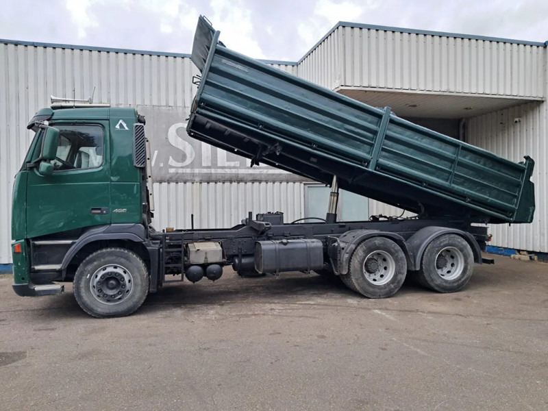 Volvo FH 12 - 460 , 6x2 , 3 Way Tipper, Spring Suspension , Manual Gearbox, Airco - Tipper: picture 2 Volvo FH 12 - 460 , 6x2 , 3 Way Tipper, Spring Suspension , Manual Gearbox, Airco - Tipper: picture 2