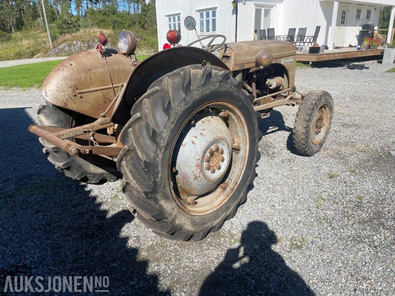 1956 Massey Ferguson Gråtass - Farm tractor: picture 3 1956 Massey Ferguson Gråtass - Farm tractor: picture 3