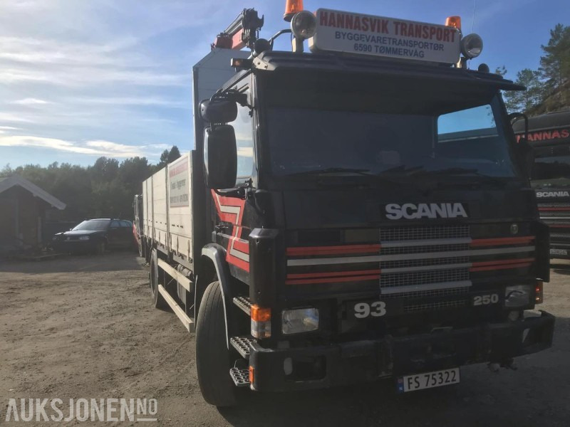 1994 Scania P-93 M - Planbil med bakmontert kran - Palfinger PK 7501 - Crane truck: picture 1 1994 Scania P-93 M - Planbil med bakmontert kran - Palfinger PK 7501 - Crane truck: picture 1