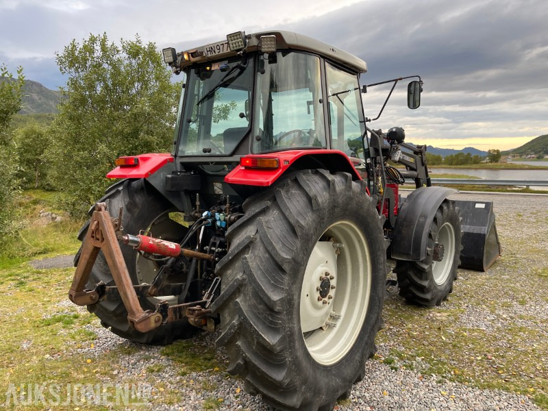 1999 Massey Ferguson 4270 med Trima laster og snøskuffe *Kun 4969 Timer* - Farm tractor: picture 5 1999 Massey Ferguson 4270 med Trima laster og snøskuffe *Kun 4969 Timer* - Farm tractor: picture 5