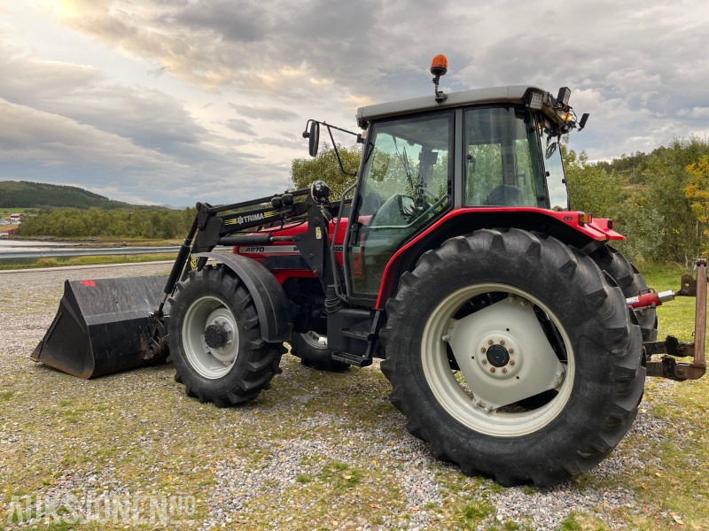 1999 Massey Ferguson 4270 med Trima laster og snøskuffe *Kun 4969 Timer* - Farm tractor: picture 2 1999 Massey Ferguson 4270 med Trima laster og snøskuffe *Kun 4969 Timer* - Farm tractor: picture 2