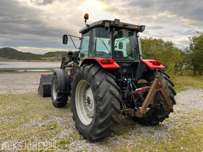 1999 Massey Ferguson 4270 med Trima laster og snøskuffe *Kun 4969 Timer* - Farm tractor: picture 3 1999 Massey Ferguson 4270 med Trima laster og snøskuffe *Kun 4969 Timer* - Farm tractor: picture 3