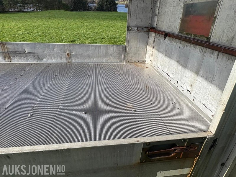 Dropside/ Flatbed truck 2004 Iveco Daily Med aluminiums plan og kapell ramme: picture 13 Dropside/ Flatbed truck 2004 Iveco Daily Med aluminiums plan og kapell ramme: picture 13