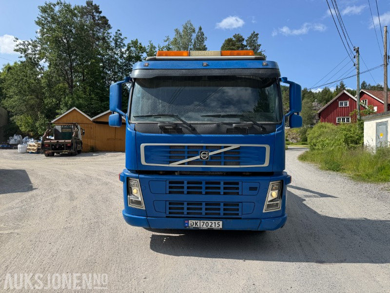 2004 Volvo FM9 containerløfter / liftbil – 15 tonn - Skip loader truck: picture 2 2004 Volvo FM9 containerløfter / liftbil – 15 tonn - Skip loader truck: picture 2