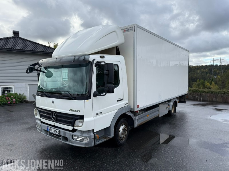 2010 Mercedes-Benz Atego 818 skapbil m/ Thermo King og Zepro bakløft - Box truck: picture 1 2010 Mercedes-Benz Atego 818 skapbil m/ Thermo King og Zepro bakløft - Box truck: picture 1