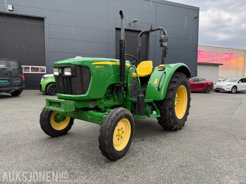 Farm tractor 2013 John Deere 5055E 40 km TRAKTOR: picture 1