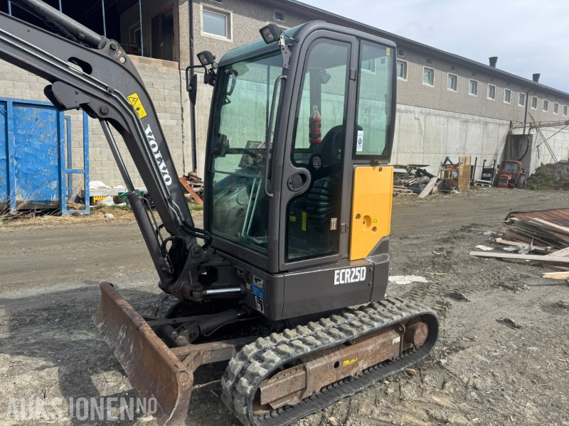 2013 Volvo ECR25D gravemaskin med 3 skuffer - Mini excavator: picture 5 2013 Volvo ECR25D gravemaskin med 3 skuffer - Mini excavator: picture 5