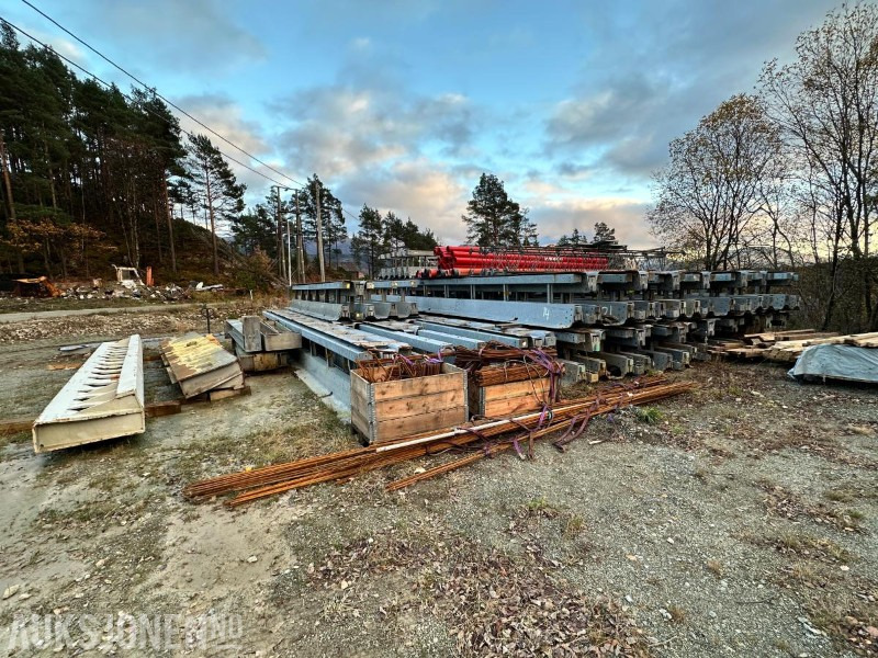 2014 Varioguard Tungsikring - komplett parti 161 rette elementer + 6 endeelementer - Construction equipment: picture 1 2014 Varioguard Tungsikring - komplett parti 161 rette elementer + 6 endeelementer - Construction equipment: picture 1