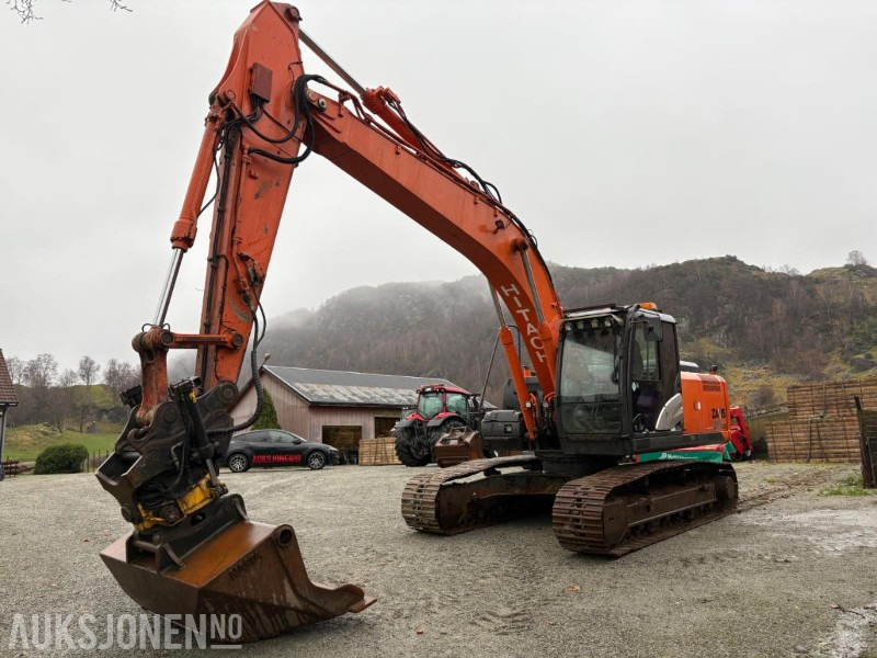 2016 Hitachi ZX210LC-5B med Engcon tiltrotator, planeringsskuffe og Gjerstad graveskuff - Excavator: picture 2 2016 Hitachi ZX210LC-5B med Engcon tiltrotator, planeringsskuffe og Gjerstad graveskuff - Excavator: picture 2