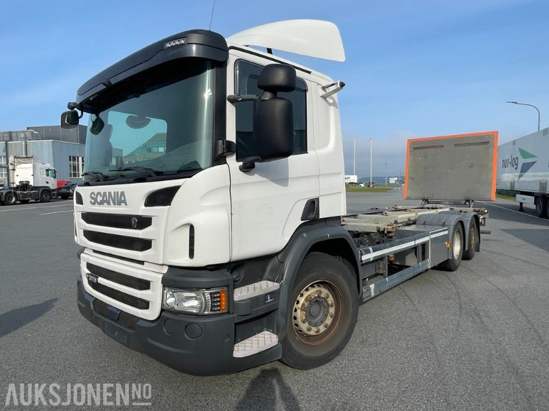 2016 Scania P370 LB6x2 lastebil med lift/løftebord - 3-akslet - Kamera - 208601 km. - Container transporter/ Swap body truck: picture 1 2016 Scania P370 LB6x2 lastebil med lift/løftebord - 3-akslet - Kamera - 208601 km. - Container transporter/ Swap body truck: picture 1