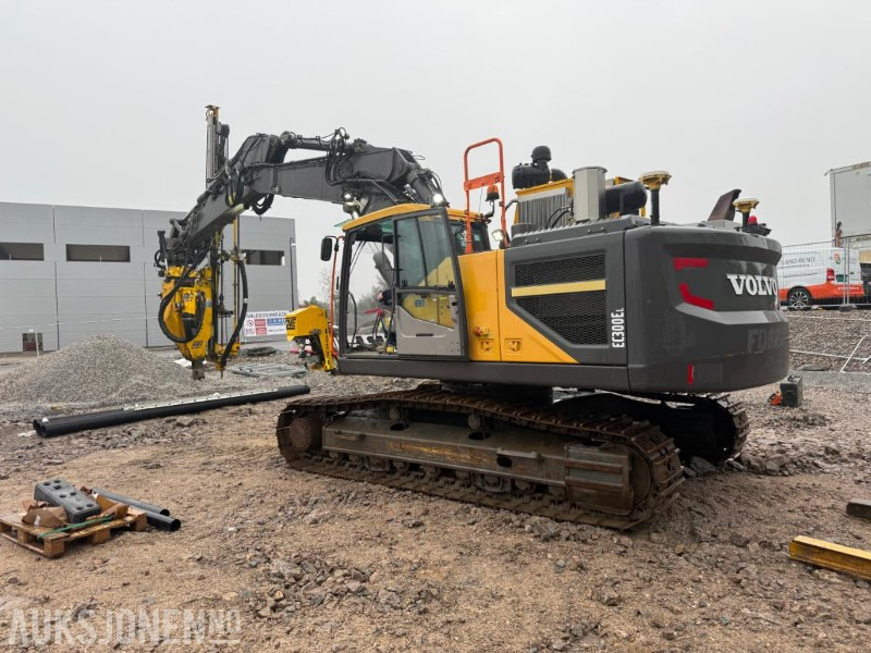 Crawler excavator 2016 VOLVO EC300EL BELTEGRAVER M/BORTÅRN - SERVICEHISTORIKK - ENGCON TILTROTATOR - MASKINSTYRING - SENTRALSMØRING.: picture 9 Crawler excavator 2016 VOLVO EC300EL BELTEGRAVER M/BORTÅRN - SERVICEHISTORIKK - ENGCON TILTROTATOR - MASKINSTYRING - SENTRALSMØRING.: picture 9