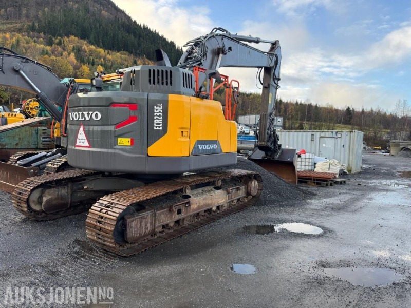2020 Volvo ECR 235EL Gravemaskin - S70 feste - Pusskuffe - Sentralsmøring - bunkringspumpe - Steelwrist tiltrotator - Pusskuffe - Sertifisert - Excavator: picture 2 2020 Volvo ECR 235EL Gravemaskin - S70 feste - Pusskuffe - Sentralsmøring - bunkringspumpe - Steelwrist tiltrotator - Pusskuffe - Sertifisert - Excavator: picture 2