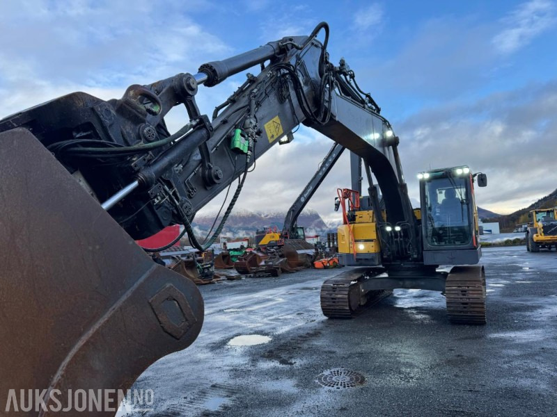 2020 Volvo ECR 235EL Gravemaskin - S70 feste - Pusskuffe - Sentralsmøring - bunkringspumpe - Steelwrist tiltrotator - Pusskuffe - Sertifisert - Excavator: picture 4 2020 Volvo ECR 235EL Gravemaskin - S70 feste - Pusskuffe - Sentralsmøring - bunkringspumpe - Steelwrist tiltrotator - Pusskuffe - Sertifisert - Excavator: picture 4
