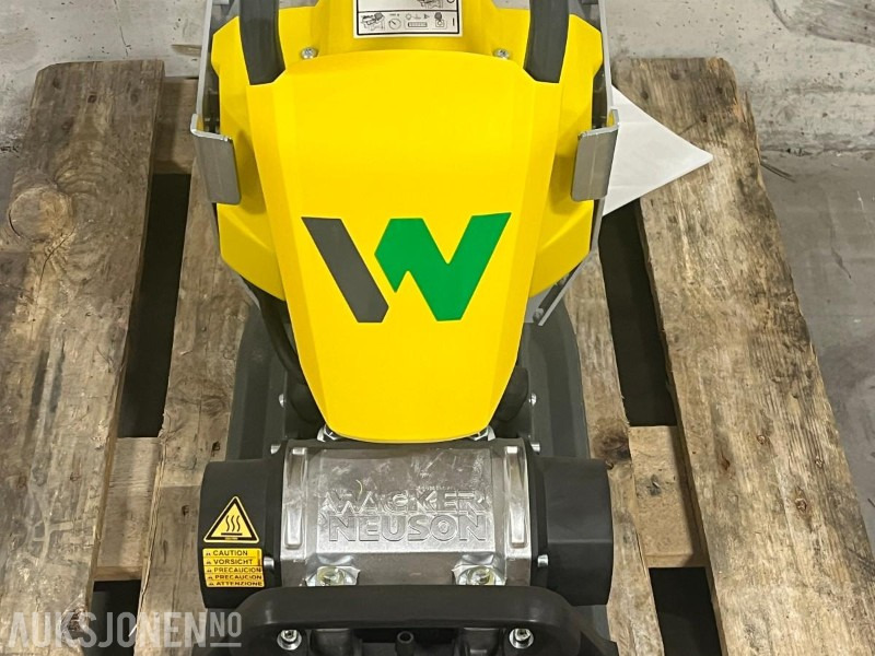 2022 Wacker Neuson vibroplate - Aps1030e - Roller: picture 5 2022 Wacker Neuson vibroplate - Aps1030e - Roller: picture 5