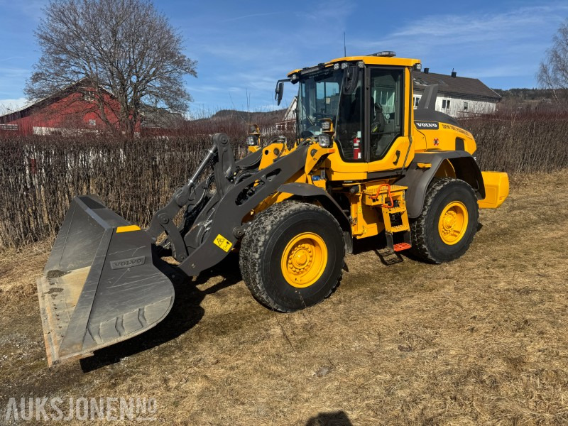 2024 Volvo L70H2 HJULLASTER MED SKUFFE, SETRALSMØRING, VEKT +++KUN 400 TIMER - Wheel loader: picture 1 2024 Volvo L70H2 HJULLASTER MED SKUFFE, SETRALSMØRING, VEKT +++KUN 400 TIMER - Wheel loader: picture 1