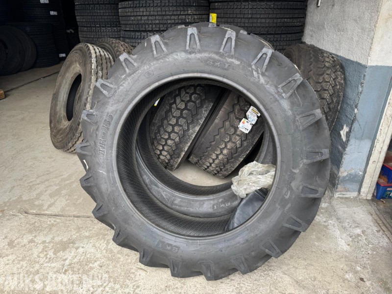 2 stk BKT Traktordekk - 12.4 - 32 - Agricultural machinery: picture 3 2 stk BKT Traktordekk - 12.4 - 32 - Agricultural machinery: picture 3