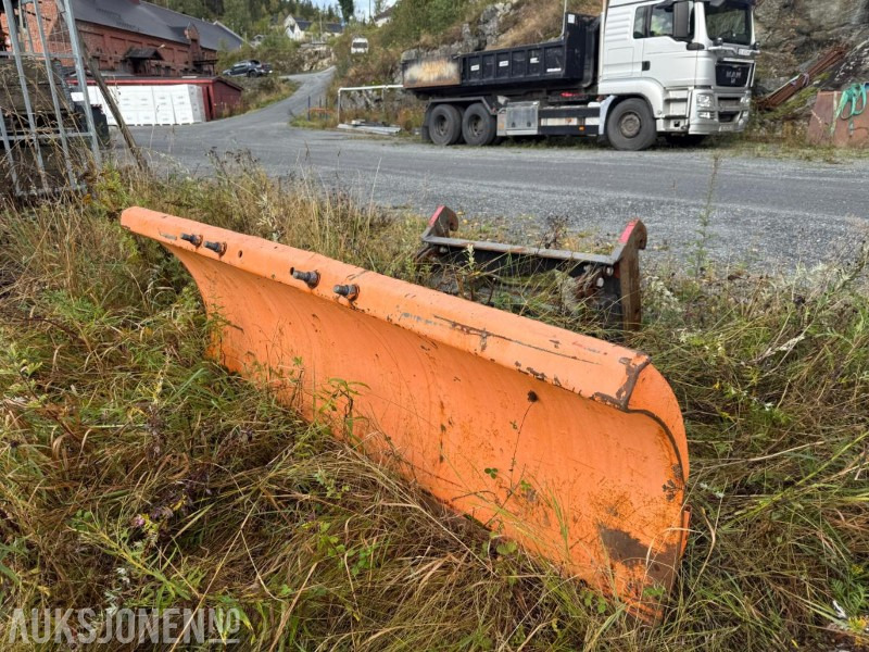 - 2006 Tellefsdal Brøyteskjær 210cm - Agricultural machinery: picture 1 - 2006 Tellefsdal Brøyteskjær 210cm - Agricultural machinery: picture 1