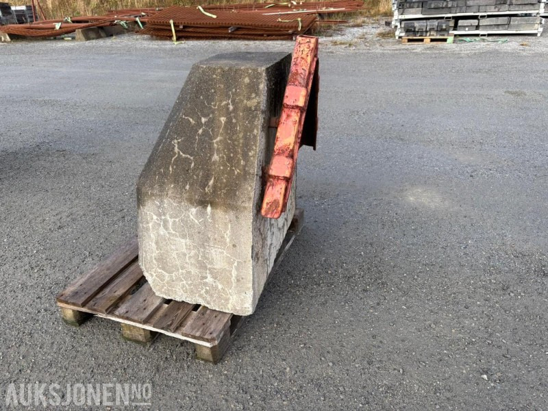 BETONGLODD TIL TRAKTOR - Agricultural machinery: picture 4 BETONGLODD TIL TRAKTOR - Agricultural machinery: picture 4