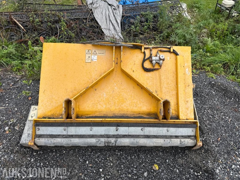 Jutul Spr 500sh grusspreder - Agricultural machinery: picture 1 Jutul Spr 500sh grusspreder - Agricultural machinery: picture 1
