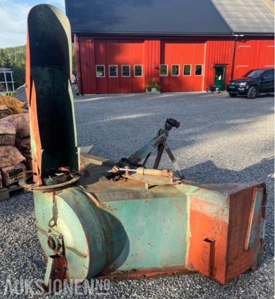Snøfreser- Hydraulisk styring av tut - Med PTO - Agricultural machinery: picture 4 Snøfreser- Hydraulisk styring av tut - Med PTO - Agricultural machinery: picture 4