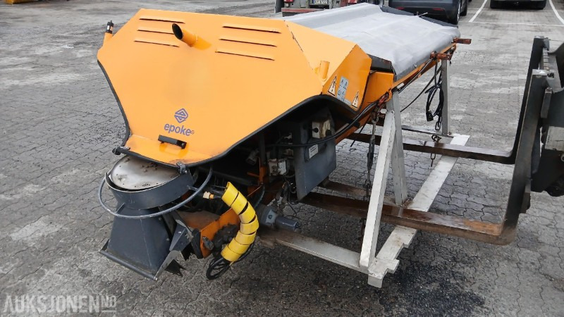 2005 Epoke IGLOO S2400 tallerkenspreder, EpoMaster, Honda motor - Attachment for Construction machinery: picture 1 2005 Epoke IGLOO S2400 tallerkenspreder, EpoMaster, Honda motor - Attachment for Construction machinery: picture 1