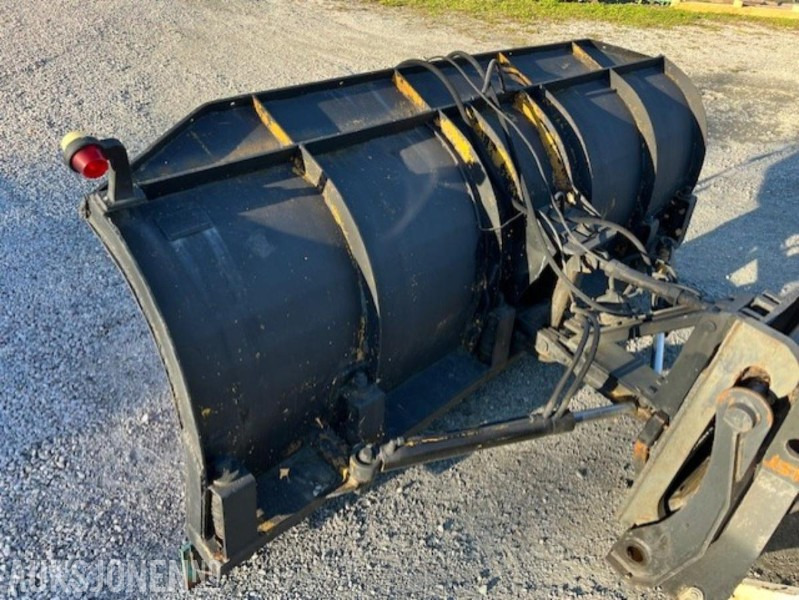 STIANSEN & ØYA KOMMUNALBLADET, DIAGONALSKJÆR / PLOG 3M - Attachment for Construction machinery: picture 3 STIANSEN & ØYA KOMMUNALBLADET, DIAGONALSKJÆR / PLOG 3M - Attachment for Construction machinery: picture 3