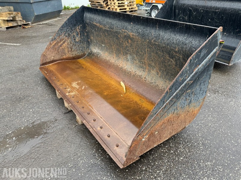 Skuffe til Manitou MRT 1840 - Attachment for Construction machinery: picture 1 Skuffe til Manitou MRT 1840 - Attachment for Construction machinery: picture 1