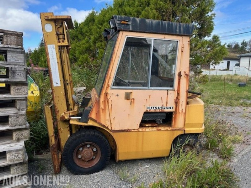 Material handling equipment 1981 Mitsubishi FD - 25: picture 1
