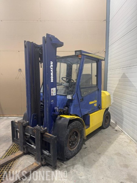 2000 Komatsu FD 45-7 Truck - Material handling equipment: picture 1 2000 Komatsu FD 45-7 Truck - Material handling equipment: picture 1
