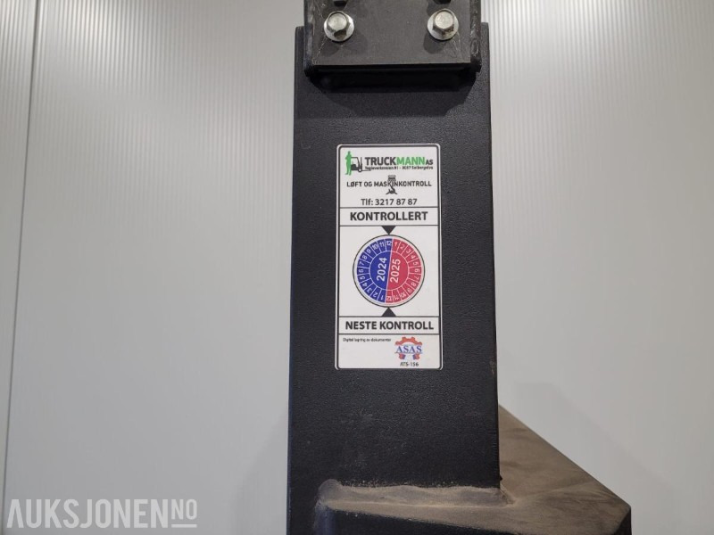 2000 Toyota Stabler - Material handling equipment: picture 4 2000 Toyota Stabler - Material handling equipment: picture 4